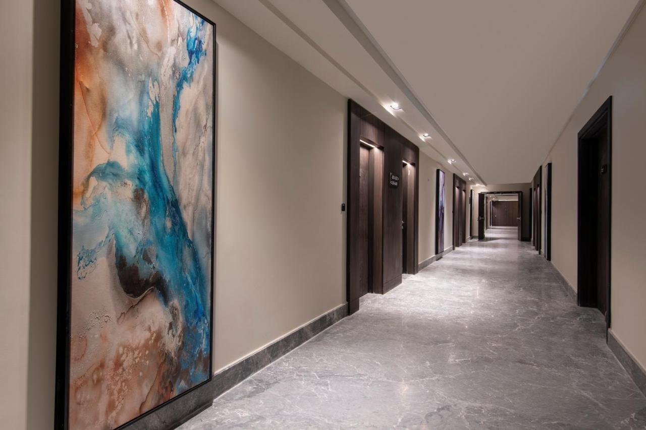 Steigenberger Residence 多哈 外观 照片 A corridor at the hotel